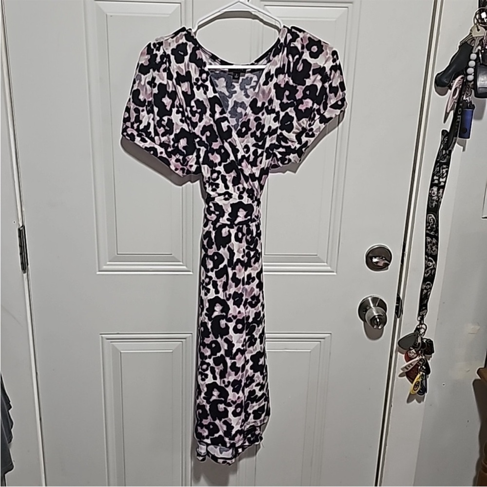EUC pink and navy cheetah dress